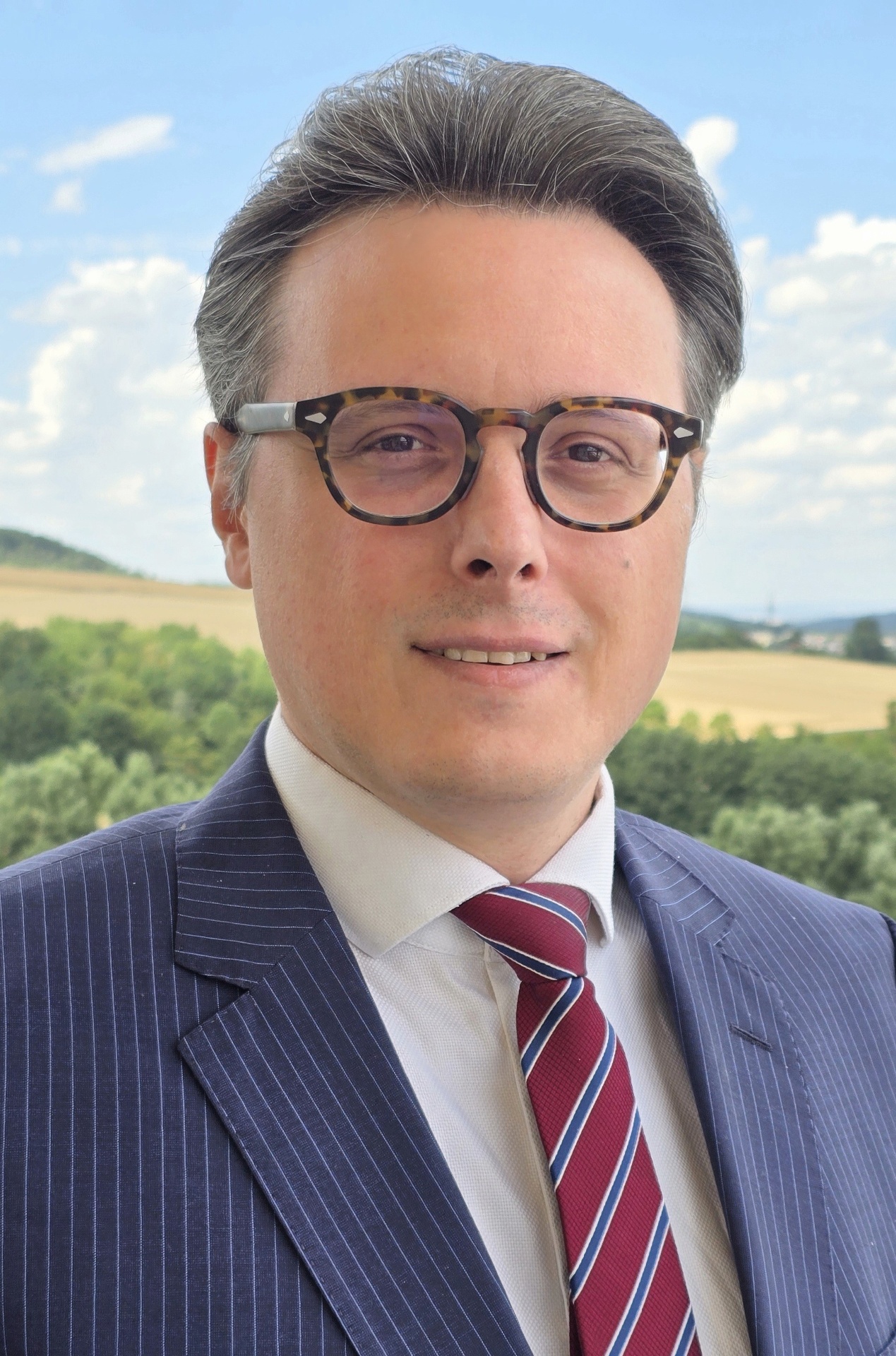 Ernad Deni Čomaga, LL.M. mult. – Gründer der Deutschen Vergabe Akademie